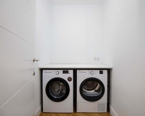 Three-Bedroom Apartment with Balcony image 10