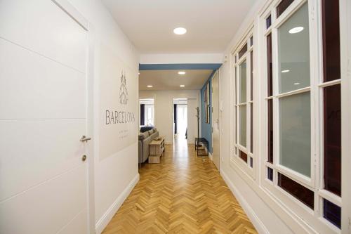 Three-Bedroom Apartment with Balcony image 8