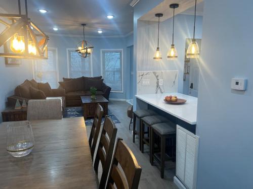 Huge Family House 12 miles from NYC4BathParking in Belleville (NJ)