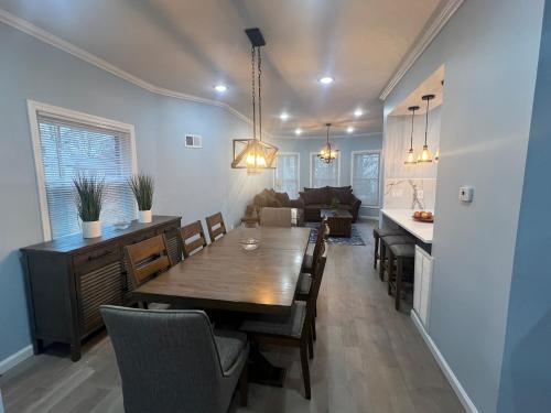 Huge Family House 12 miles from NYC4BathParking in Belleville (NJ)
