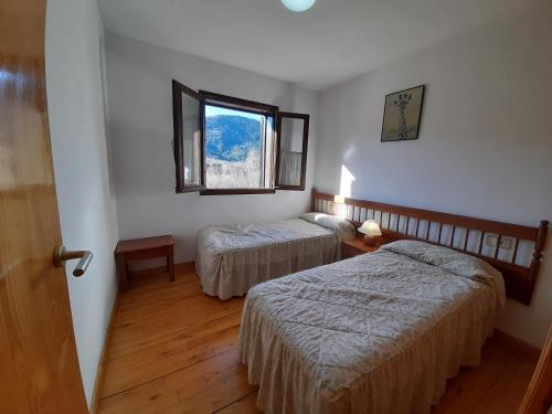 Apartment with Mountain View