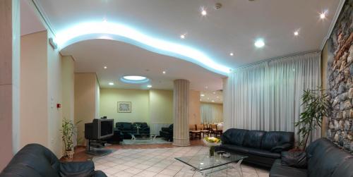 Seadmed, Alex Hotel in Tripoli