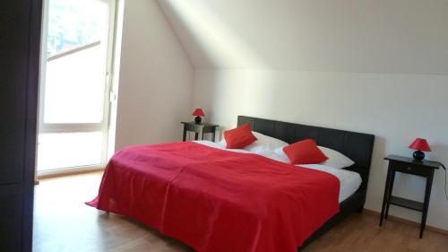  Spacious Penthouse Apartment Vindobona, panorama view to danube river & vineyard in Wien