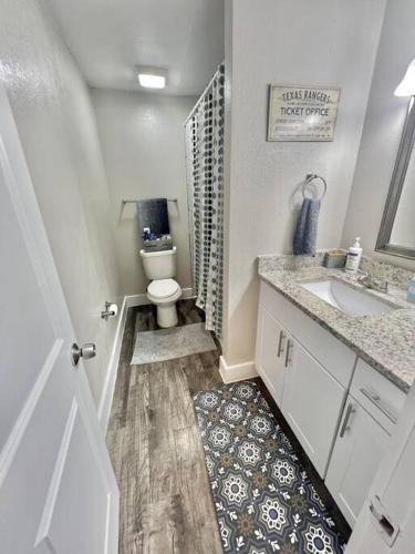 Lovely 2-bedroom condo next to AT&T Stadium in Arlington, USA