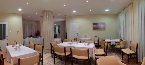 Restoran, Alex Hotel in Tripoli
