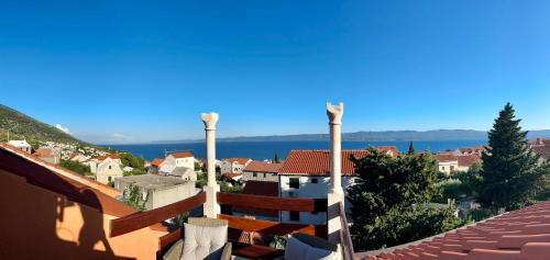 One-Bedroom Apartment with Sea View image 3