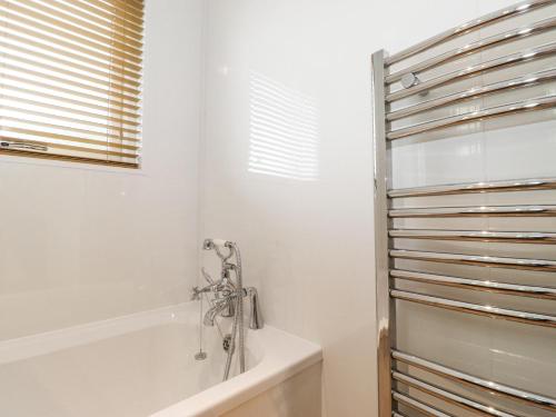 10 Thirlmere Windermere - image 3