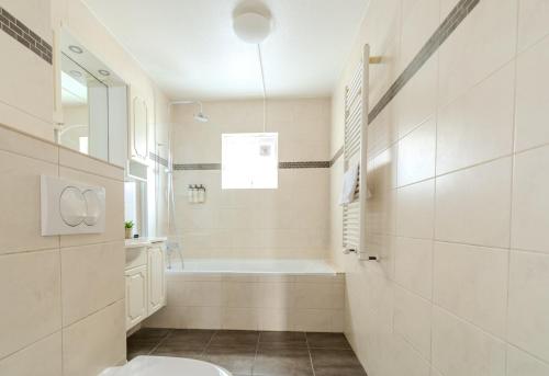 Apartment image 6
