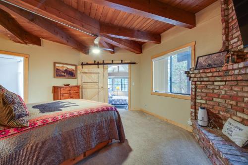 Big Bear Cabin with Hot Tub 3 Mi to Skiing! in Big Bear Lake, USA