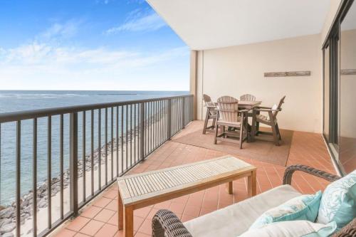 Grand Pointe 502- Gulf-front water on 2 sides near Gulf Shores Steamer
