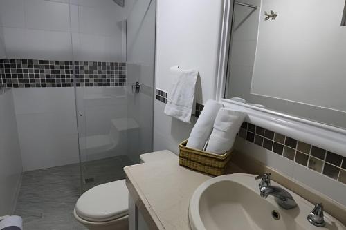 Amplios Apartamentos San Fernando Cerca a Centros Médicos - image 4