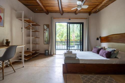 Habitación triple, balcón