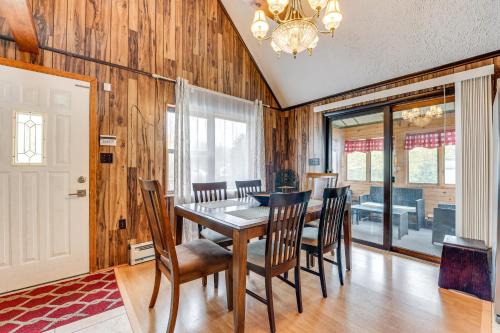 Long Pond Getaway with Lake Access! in Long Pond, USA