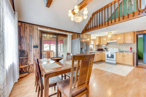Long Pond Getaway with Lake Access! in Long Pond, USA