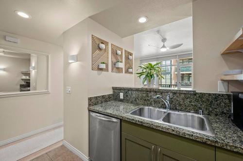 Trendy Condo in the Gaslamp Quarter in San Diego, USA