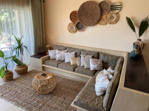 Corona del Mar By Rocky Host in Las Conchas