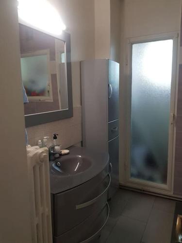 Appartement près du lac d'Enghien les bains (Appartement pres du lac d'Enghien les bains) in อองเอียง เลส แบงส์