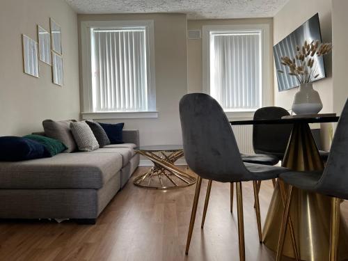 Spacious Luxury 3 Bedroom Flat in Kirkcaldy, Fife in คิกคาล์ดี