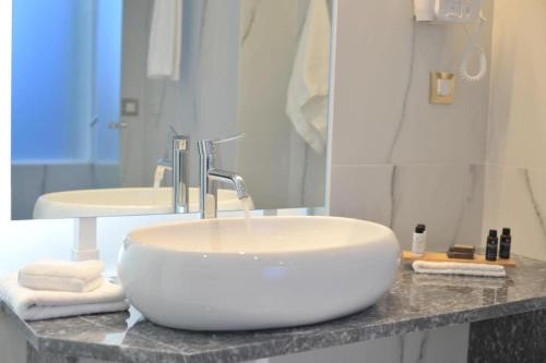 Beautiful & Modern 1BR Suite Near Tsokri Square - image 3