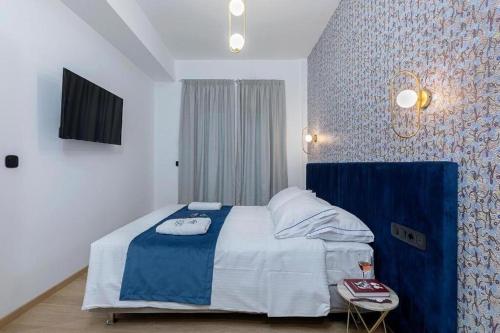 Stunning and Ideal 2BR Suite with Acropolis View - image 5