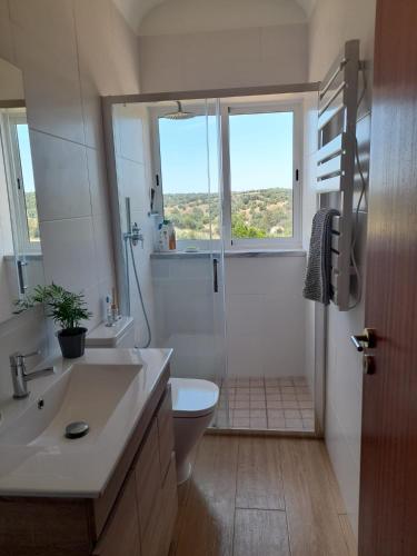 淋浴間, Nova Quinta Moderna TORRAMO em Oliveiras, Campo de Laranjas, na Nacional 2, Alentejo 13750 m2 in 托拉奧