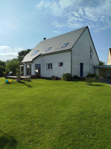 La maison blanche d'Omaha gîte à louer Russy