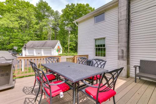 Historic Farmhouse in Layton w/ Deck! in Bushkill (PA)
