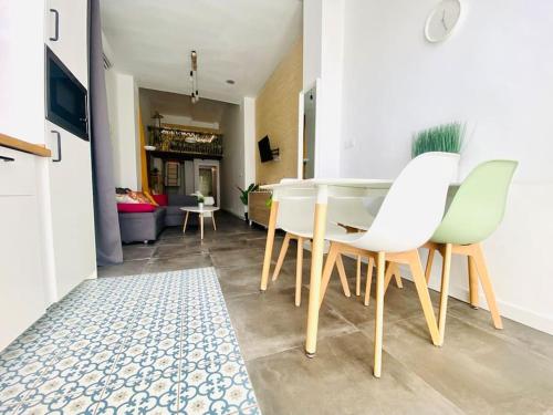 Beach Flat for Family & Groups, Valencia (photo 3)