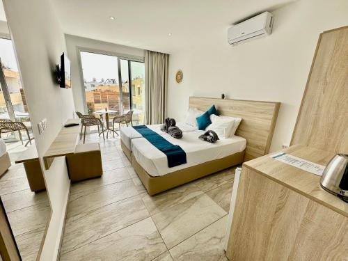 Sun Plaza Suites - Adults Only in أيانابا