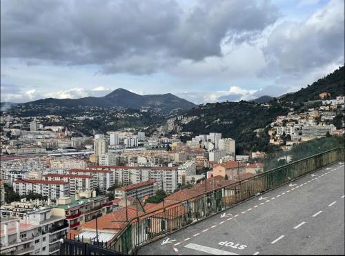 Fully equiped newly refurbished studio with an incredible view in Nice, Nice (photo 3)