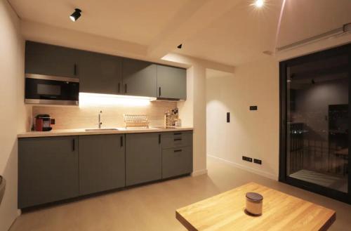 Fully equiped newly refurbished studio with an incredible view in Nice, Nice (photo 5)
