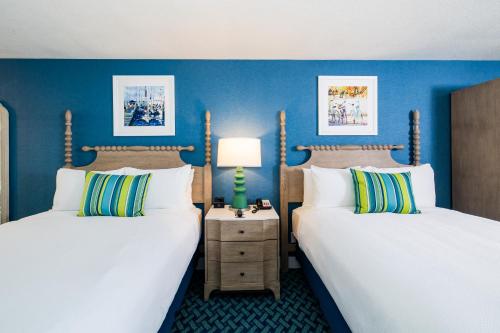 Deluxe Queen Room