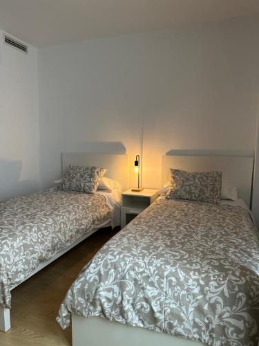 3 twin beds