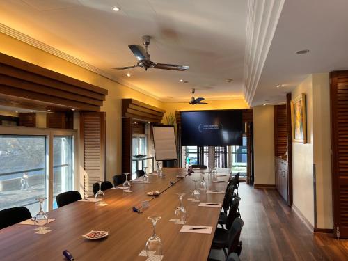 Central Plaza - image 6