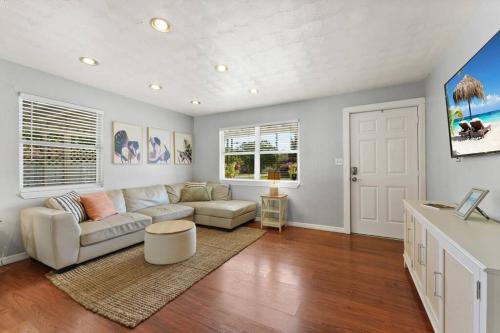 Instalaciones, 10 min Lido Key Beach ~Coastal Cabana Hideout in Central Cocoanut