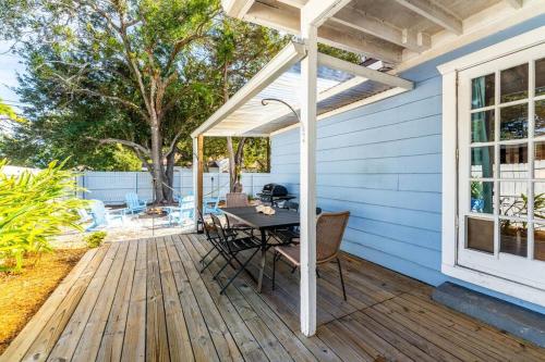 Instalaciones, 10 min Lido Key Beach ~Coastal Cabana Hideout in Central Cocoanut