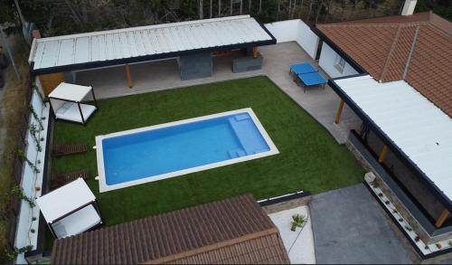 Chalet Oasis, Piscina, Barbacoa, Jardin, Amigos, Familia, Grupos, Casa, Villa in Nuevo Baztan