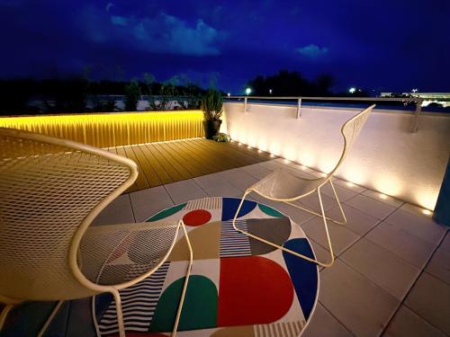 Ambient lounge with sundeck and free parking, Bratislava (fotografie 7)