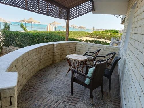 شاليه سياحي مكيف صف أول علي البحر مباشره ومكيف وبحديقه خاصه (شاليه سياحي مكيف صف أول علي البحر مباشره ومكيف وبحديقه خاصه) in Ras Sedr