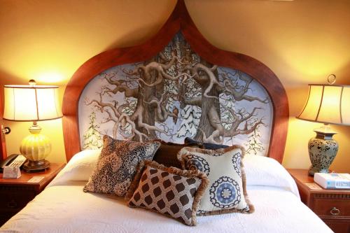 McMenamins Kennedy School