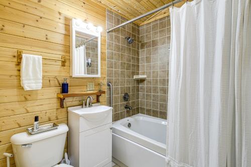 Tennessee Mountain Cabin about 18 Mi to Knoxville!