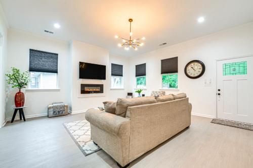 Pet-Friendly Hogansville Home Walk to Downtown! in Hogansville, USA