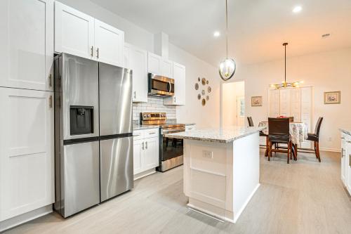 Pet-Friendly Hogansville Home Walk to Downtown! in Hogansville, USA