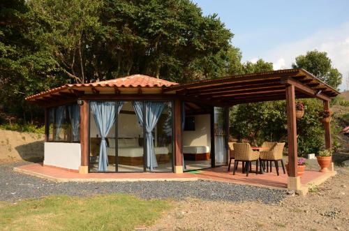 Exterior view, Cabanas Villa Celeste in El Emporio