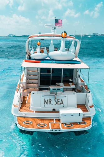 Ocean blue, Cancún (photo 8)