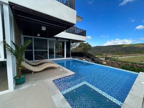 Vista De Montana Private House in Nasugbu