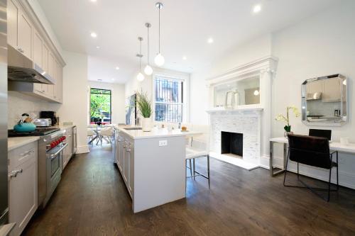 Massive Multi-Million Dollar Home with Private Rooftop l Fashion House l in New York, USA