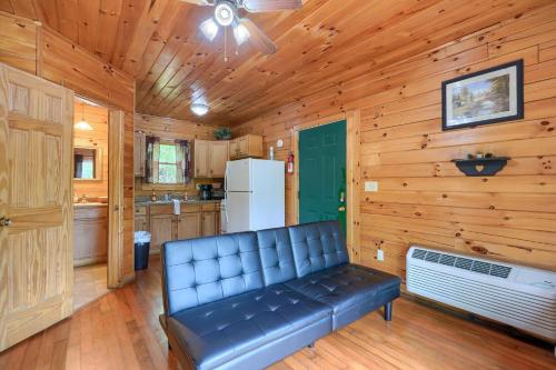Blue Rose Cabins - Big Woody Cabin in Logan, USA