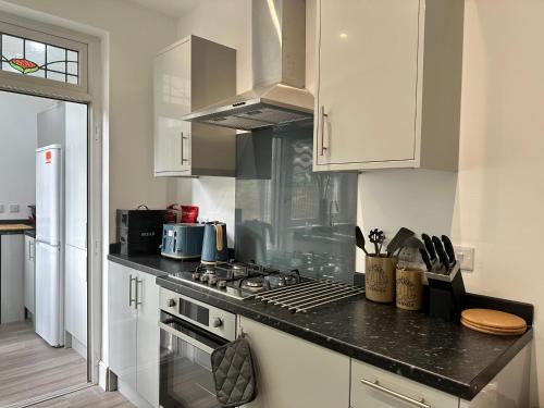 Very Spacious 4 Bedroom Detached with a Large Private Drive Parking up to 3 Vans or 4 Cars Very Spacious 4 Bedroom Detached with a Large Private Drive Parking up to 3 Vans or 4 Cars