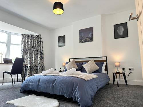 Very Spacious 4 Bedroom Detached with a Large Private Drive Parking up to 3 Vans or 4 Cars Very Spacious 4 Bedroom Detached with a Large Private Drive Parking up to 3 Vans or 4 Cars